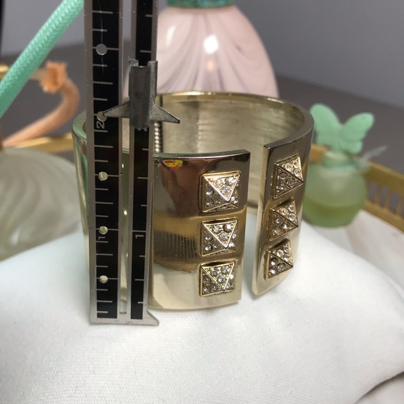 Victoria’s secret rhinestone spike wide cuff gold - Picture 7 of 8
